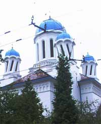 Пьяная церковь в Черновцах
