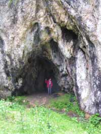 Пещера в каньйоне, где можно ночевать