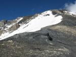 Каменистые осыпи на склоне Dhampus peak