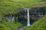 Базальтовый водопад Svartifoss (чёрный водопад)