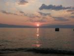 Закат на озере. Вид на Албанию
