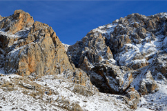 Скельна горлянка між долинами Каяджік та Нарпуз