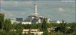 Вид на Чернобыльскую АЭС с крыши зданий города Припять