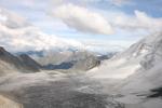 Вид з перевалу Карачик в сторону льодовика Плоский