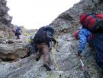 Преодоление скальных ступеней при подьеме на перевал Орленок с юга