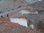 Разломы ледника Корженевского