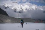 Ледник Туристов. Вид на Острый отрог и пик Семенова Тянь-Шаньского