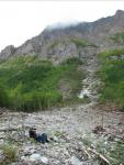 Фото 7 - Следы недавней лавины возле водопада по р. Ср. Сакукан